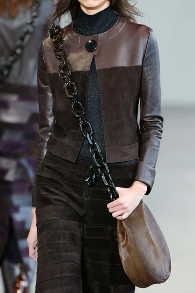 Look 24